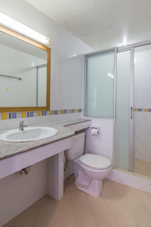 Chongko Guesthouse Phuket Exterior photo