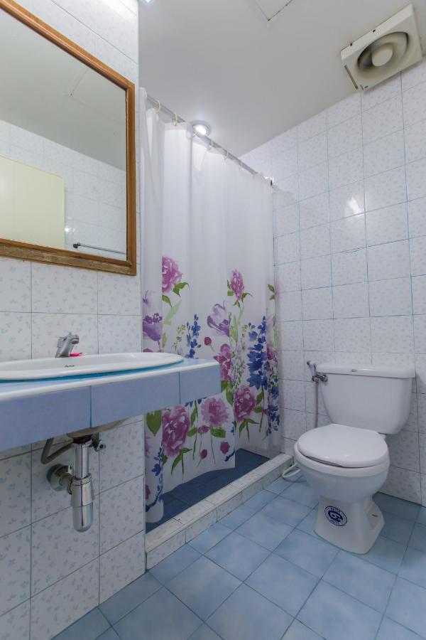 Chongko Guesthouse Phuket Exterior photo